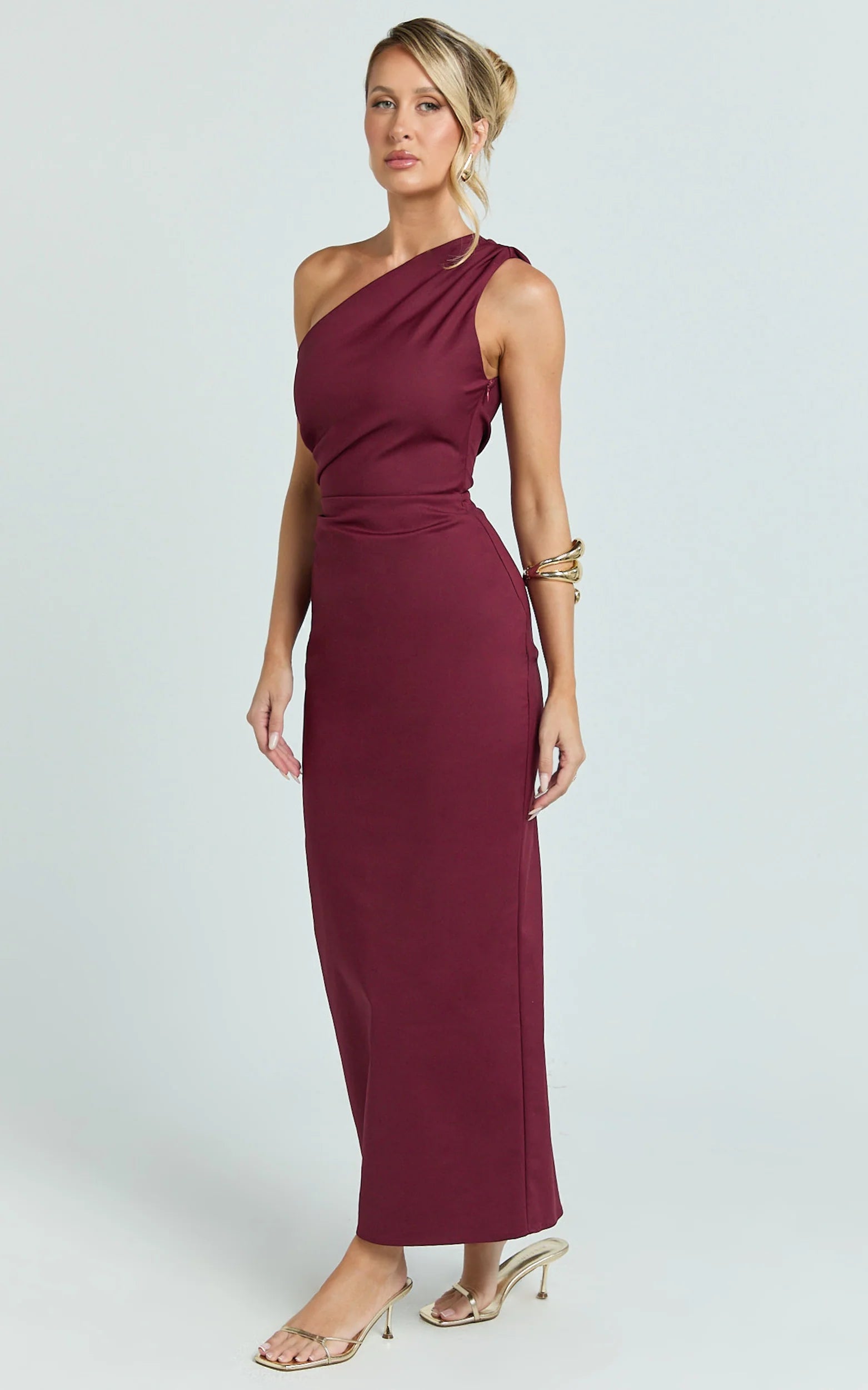 One Shoulder Fitted Dress in Wine