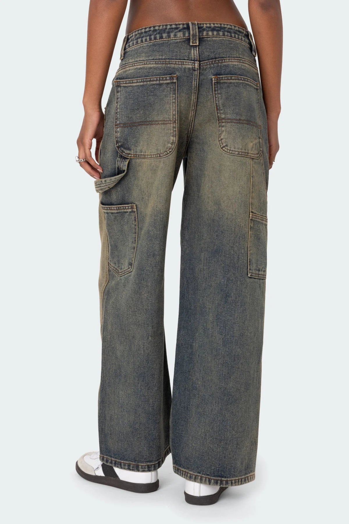 Contrast Panel Washed Mid Rise Baggy Jeans